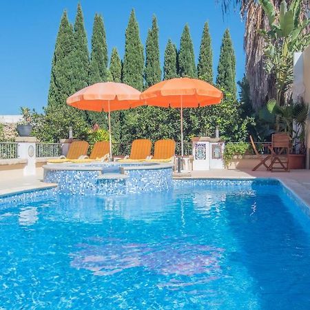 Central Villa Flatlet With Pool - Free Parking And Wifi Lija Kültér fotó