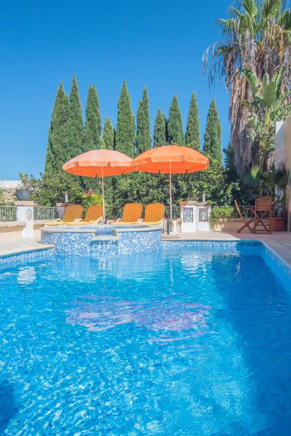 Central Villa Flatlet With Pool - Free Parking And Wifi Lija Kültér fotó