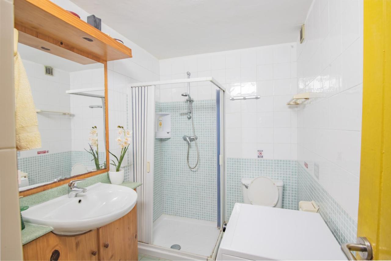 Central Villa Flatlet With Pool - Free Parking And Wifi Lija Kültér fotó