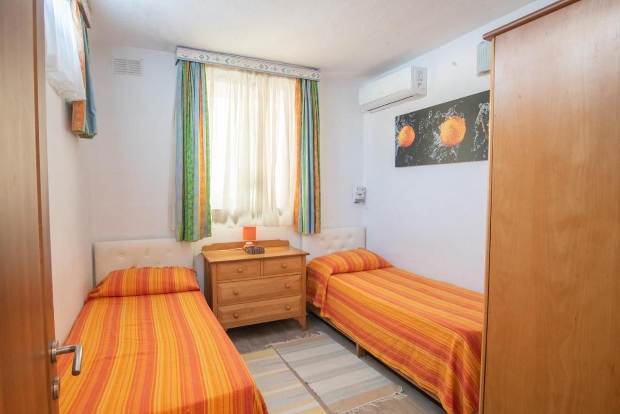 Central Villa Flatlet With Pool - Free Parking And Wifi Lija Kültér fotó