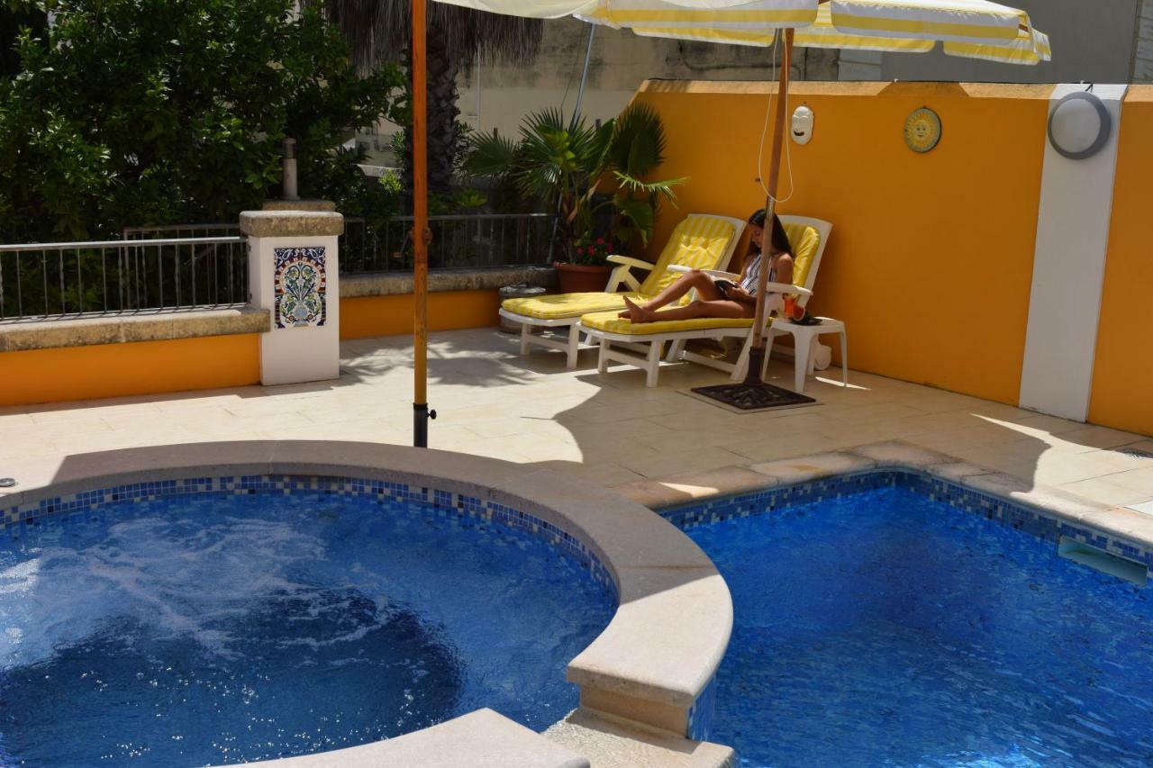 Central Villa Flatlet With Pool - Free Parking And Wifi Lija Kültér fotó