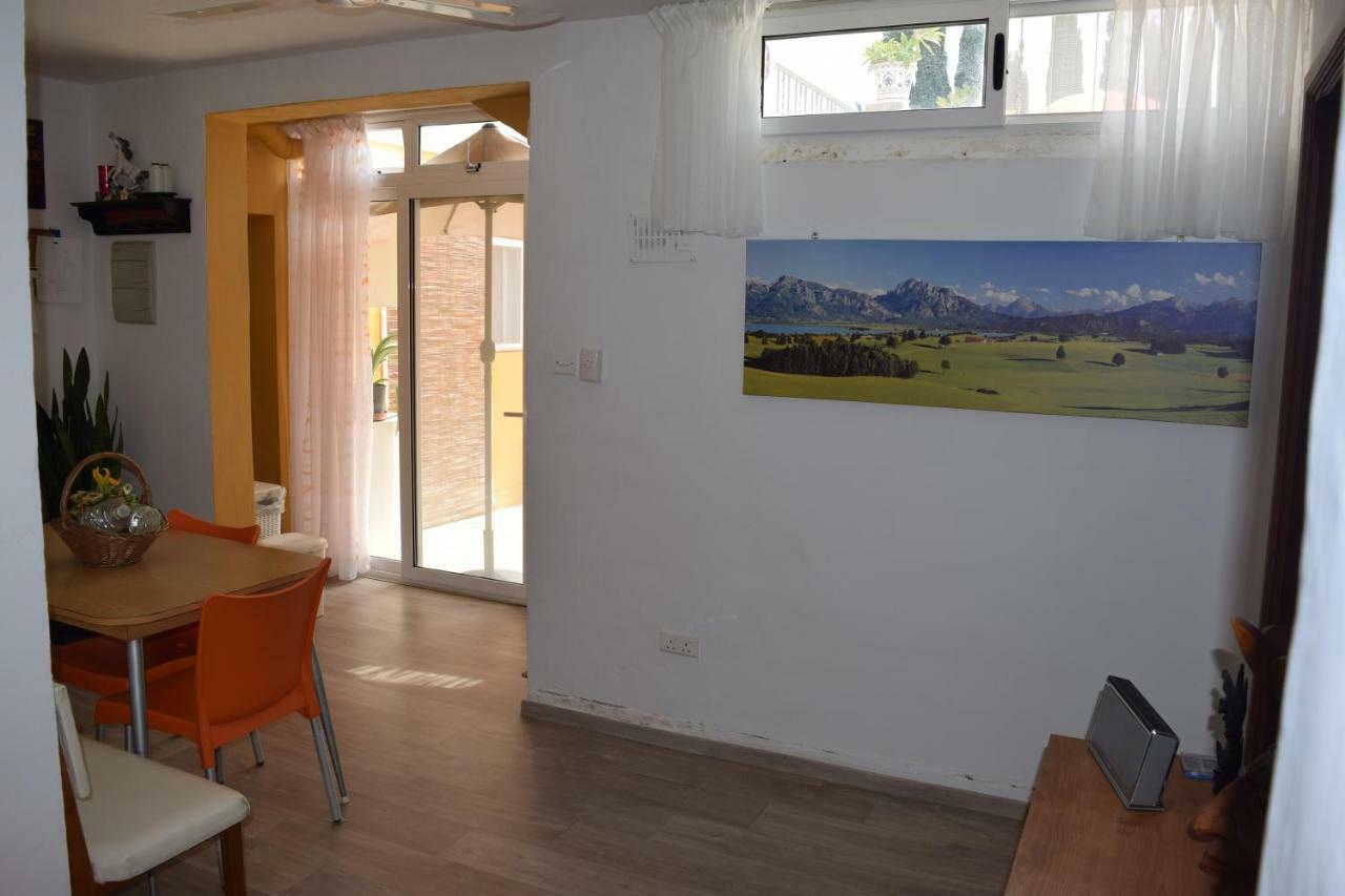 Central Villa Flatlet With Pool - Free Parking And Wifi Lija Kültér fotó